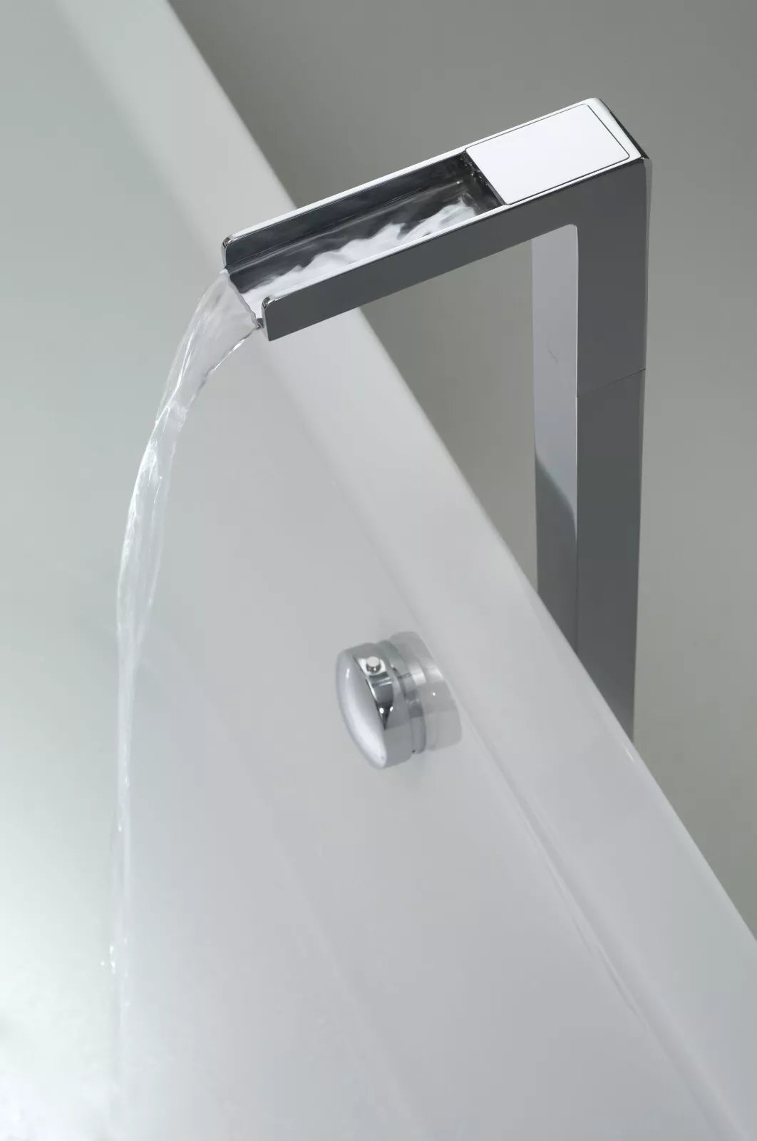 VADO SYNERGIE FLOOR STANDING CHROME WATERFALL BATH FILLER £495 - RRP £930